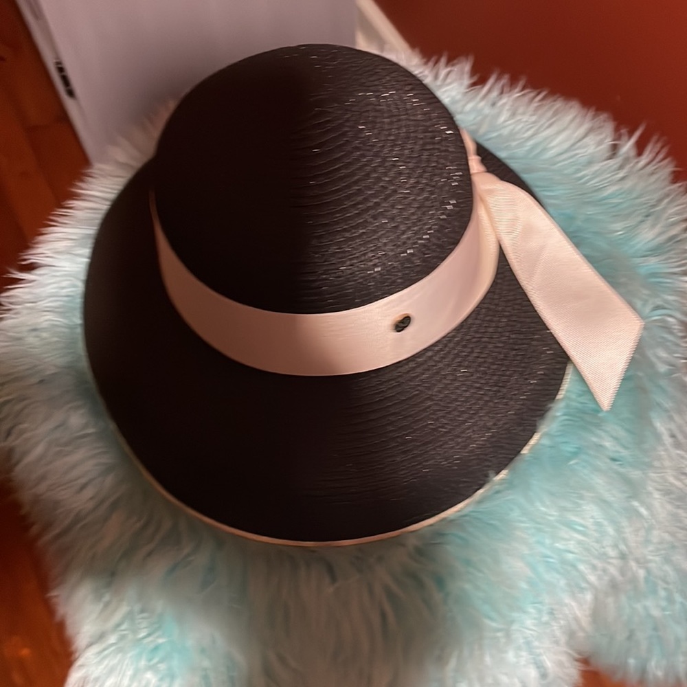 Women's hat - Picture 2 of 4